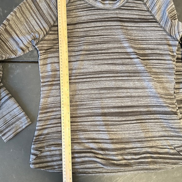 KUHL Pippa Cowl Neck Pullover Sweater Womens Medium Long Sleeve Gray Stripes - Picture 12 of 15